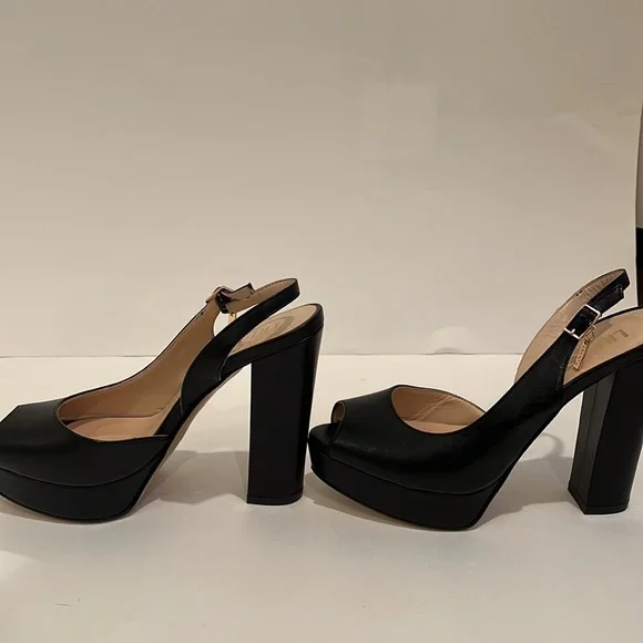 Stylish black heels! - Picture 3 of 4